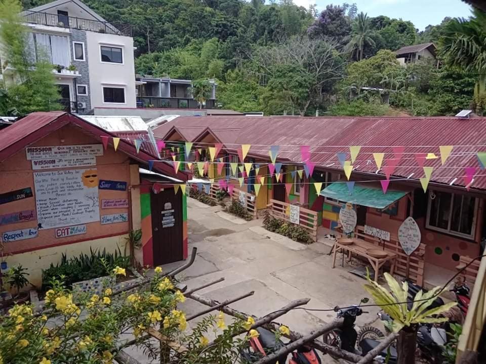 Sun Valley Hostel El Nido Exterior photo